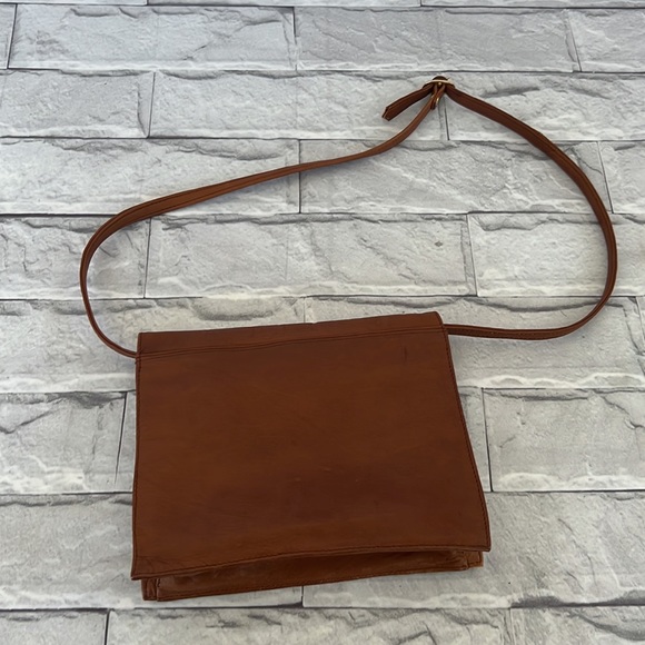 Tano leather shoulder bag - Picture 5 of 12